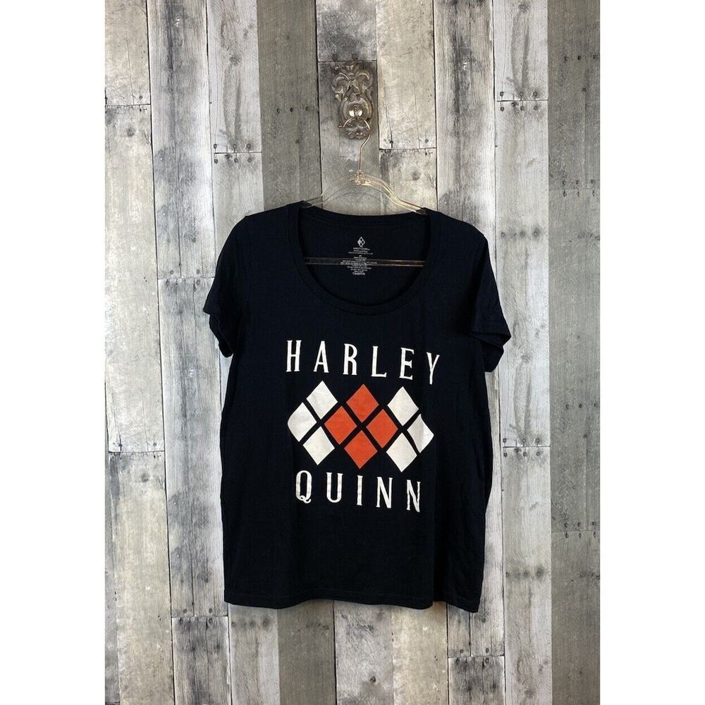 Torrid Harley Quinn Scoop Neck Tee In Black Size 00-10.